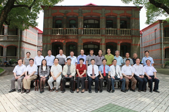 11.06.21 我校举行首批产业教授受聘仪式4.JPG